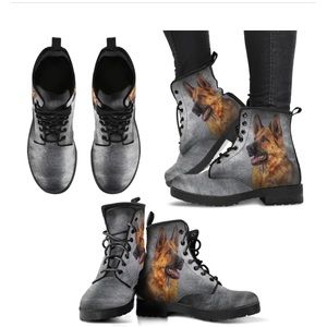 - German Shepherd Boots Size F/7,   M/5.  EU/38. New